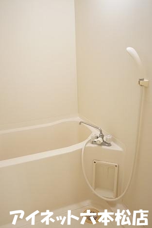 バス・シャワールーム　一日の疲れを癒しましょう