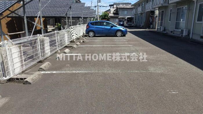 駐車場　敷地内駐車場に空きがあります★