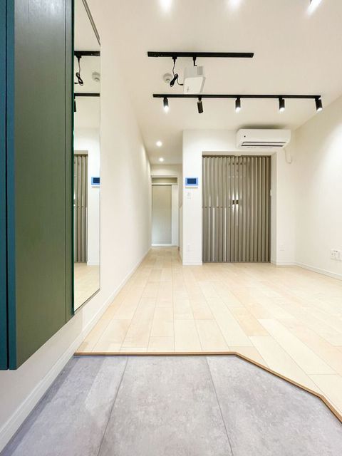 玄関　玄関から見たお部屋です☆