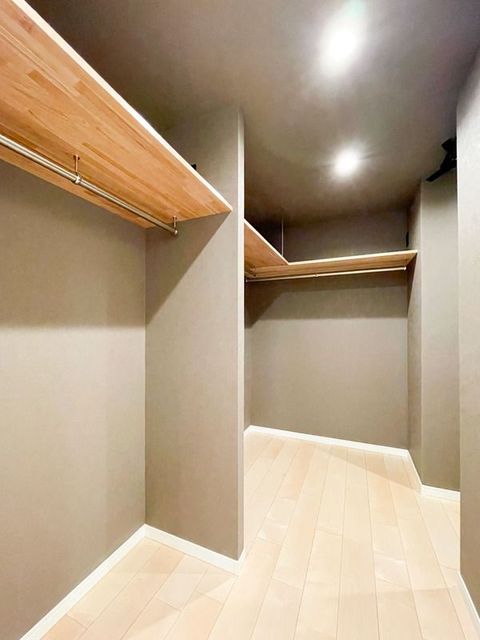 収納　奥行のあるウォークインクローゼットならお荷物多い方でも安心☆