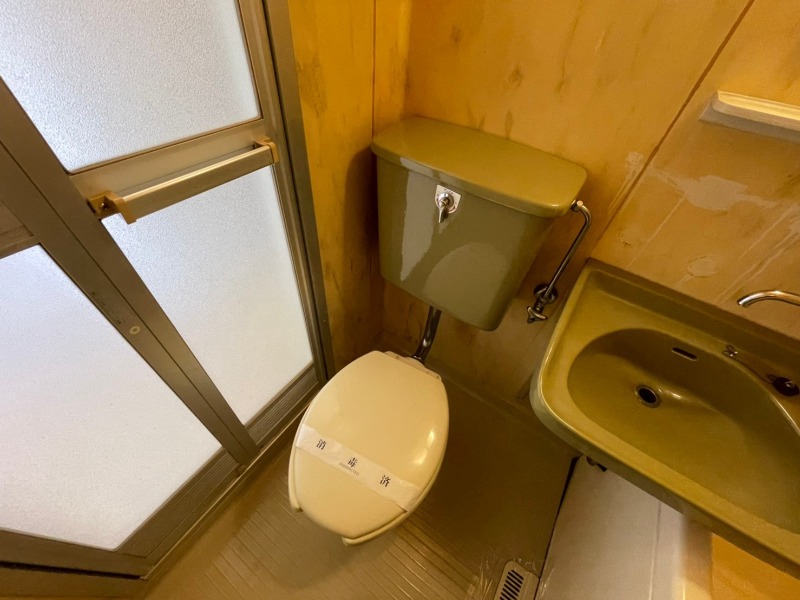 トイレ　こちらはトイレです。清潔感があり、安心して使用できます。