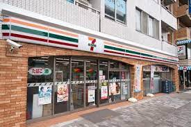 コンビニ　セブンイレブン 港区三田5丁目店（コンビニ）まで208m