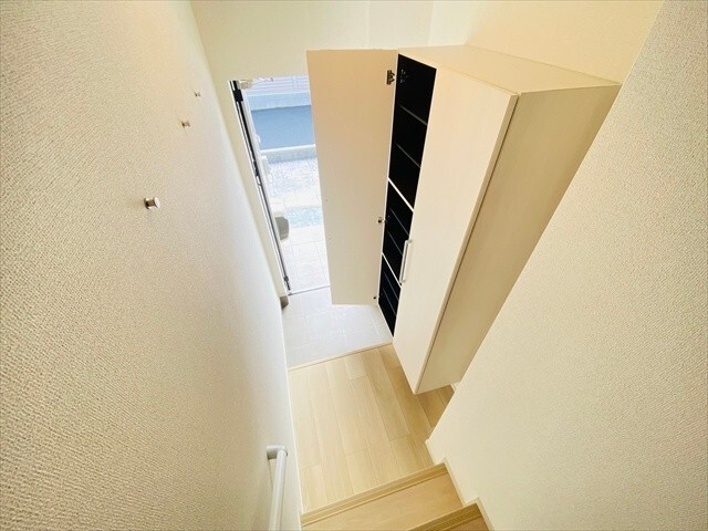 玄関　＊同タイプのお部屋の内装写真転載。