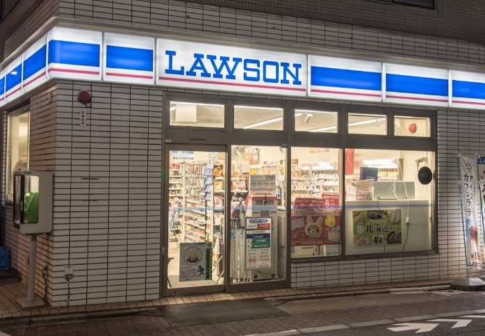 コンビニ　ローソン 千住旭町店（コンビニ）まで627m