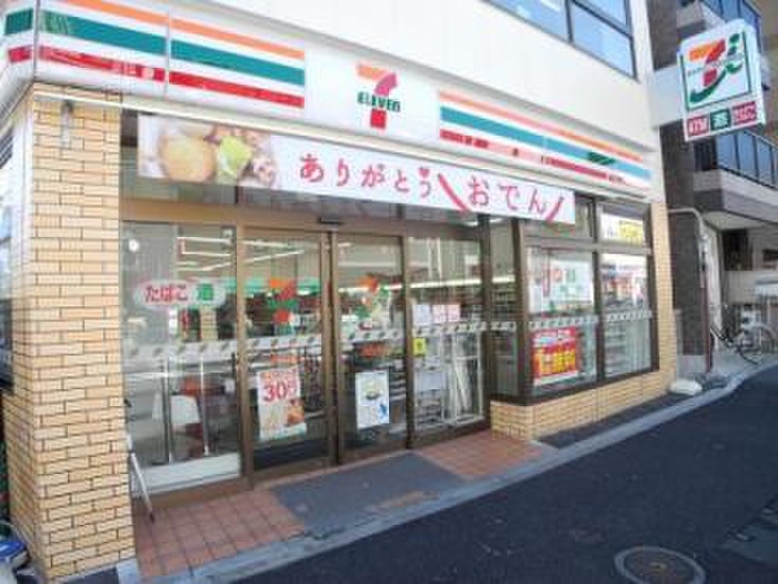 コンビニ　セブンイレブン北新宿１丁目店（コンビニ）まで18m