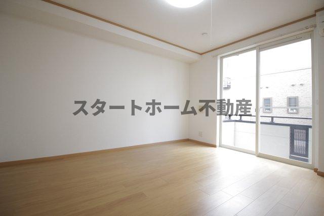 居室・リビング　こちらの居間で趣味の時間をお楽しみください