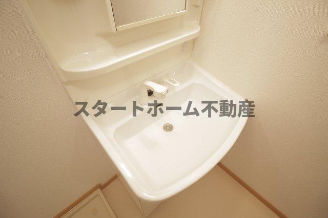 洗面設備　コンパクトで使いやすい洗面所
