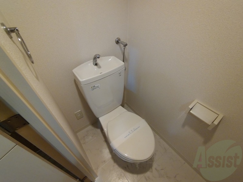 トイレ　こちらはトイレです。清潔感があり、安心して使用できます。