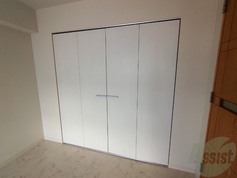 収納　寝室の収納です。部屋がすっきり片付きます。