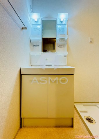 洗面設備　同マンション別部屋　参考写真
