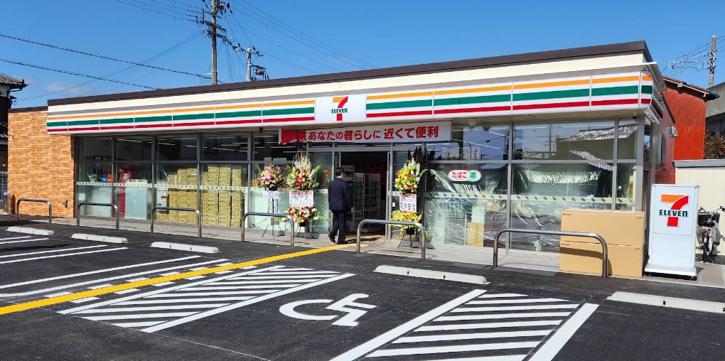 コンビニ　セブンイレブン 姫路城東町竹之門店（コンビニ）まで227m