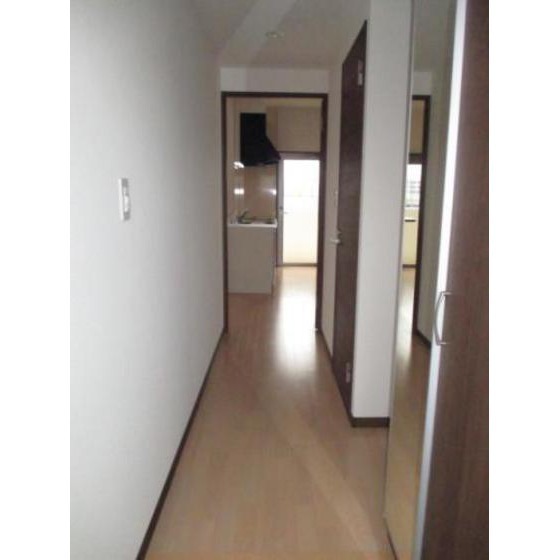 玄関　別部屋の写真です。
