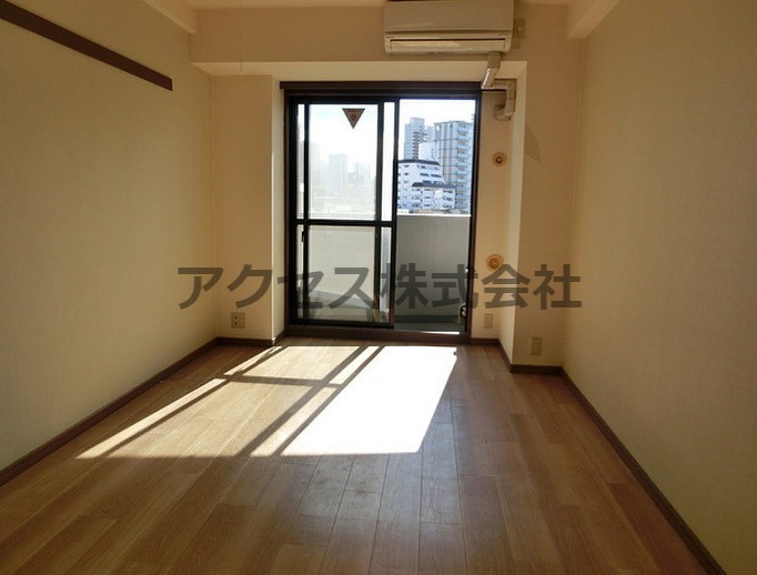 居室・リビング　※同建物別室、参考写真