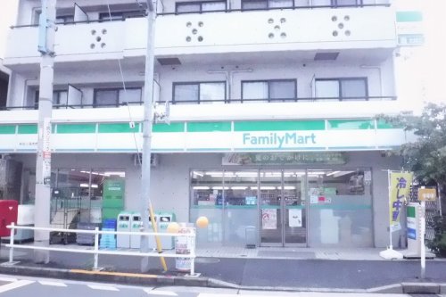 コンビニ　ファミリーマート新宿上落合店（コンビニ）まで357m