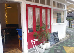 飲食店　元祖麻布ヨーロピアンカレー専門店カレーバー ピリピリ（飲食店）まで935m