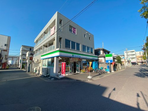 コンビニ　ファミリーマート 北松戸駅西口店（コンビニ）まで75m