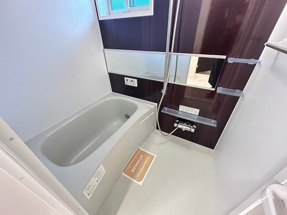 バス・シャワールーム　※別部屋の写真です