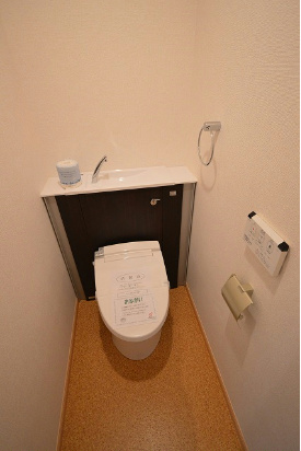 トイレ　※別号室の参考写真になります。