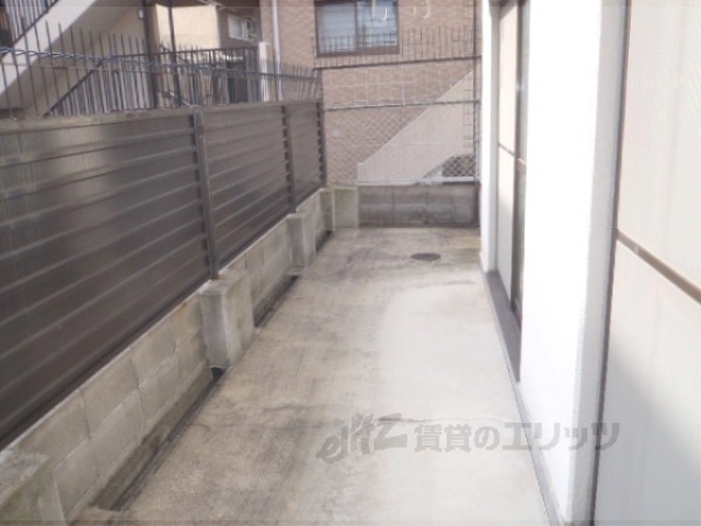 バルコニー　専用庭