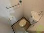 トイレ　こちらはトイレです。清潔感があり、安心して使用できます。
