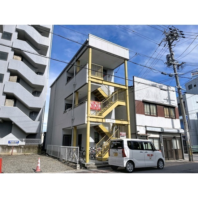 コーポ中央の外観写真
