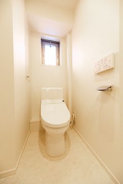 東急東横線 学芸大学駅 徒歩12分 9階建 築8年のトイレ写真