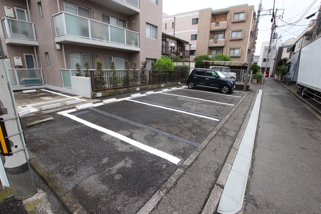 駐車場　駐車場要空き確認