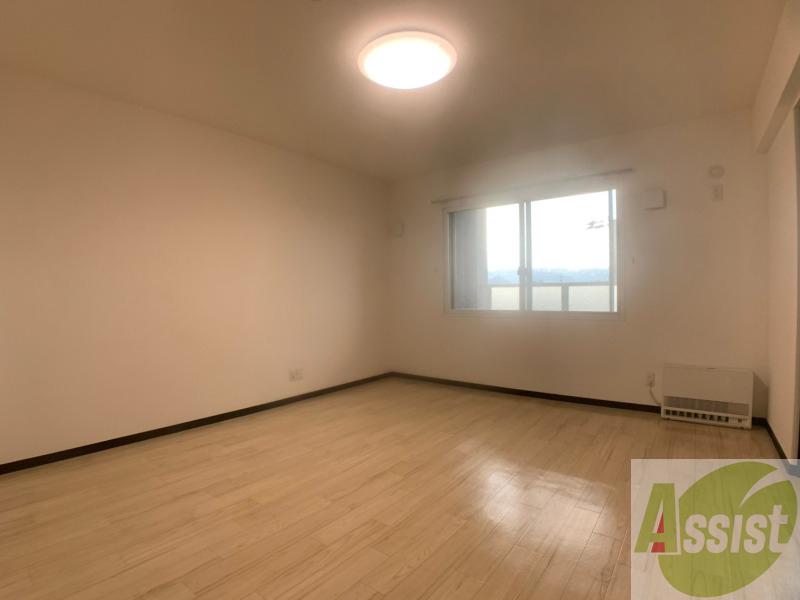 居室・リビング　広くてキレイなお部屋が広がっていて、充実した生活が送れそう。
