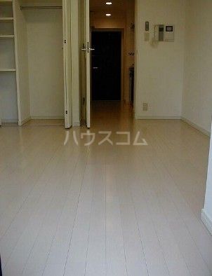 ステージファースト三軒茶屋アジールコートの居間写真