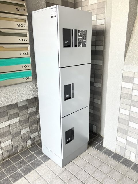 ロビー　宅配ボックス