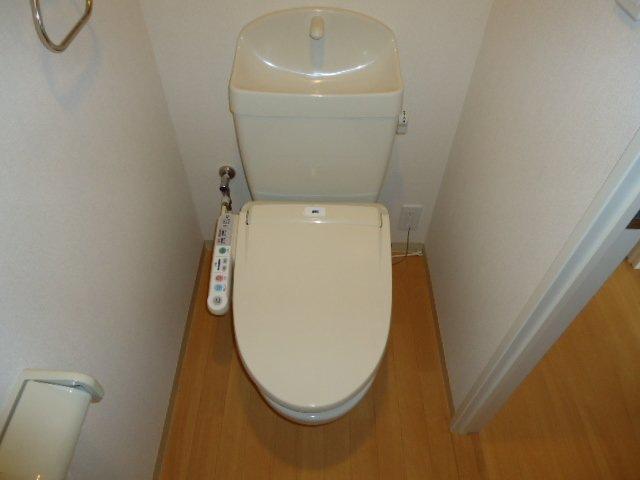 トイレ　温水洗浄便座
