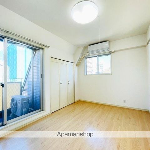 ＪＲ山手線 巣鴨駅 徒歩3分 6階建 築23年の玄関写真