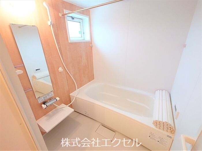 バス・シャワールーム　追い焚き・浴室乾燥付きです。