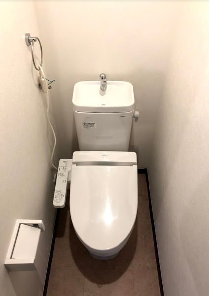 リエート横浜磯子のトイレ写真