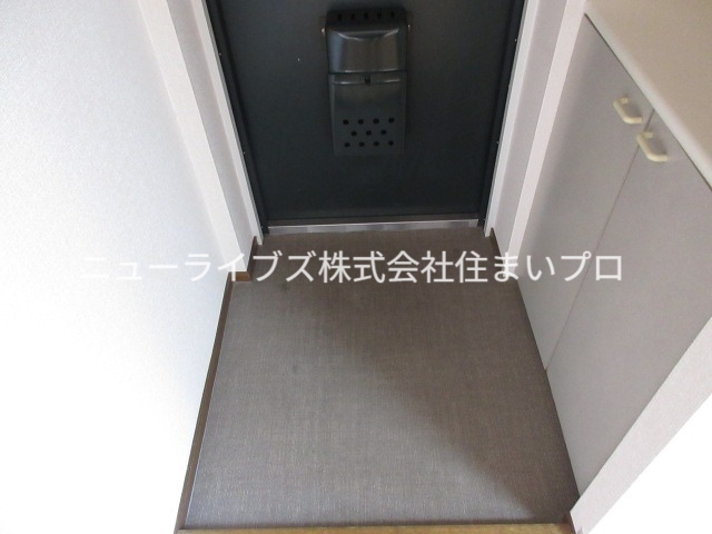 アムールワイアンドエヌの玄関写真