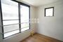 居室・リビング　２面採光なので、明るく風通しのよい過ごしやすいお部屋です♪