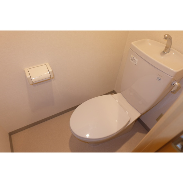 GLANZ HAUS 野洲のトイレ写真