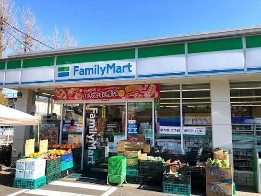 コンビニ　ファミリーマート 浮間中央通り店（コンビニ）まで519m