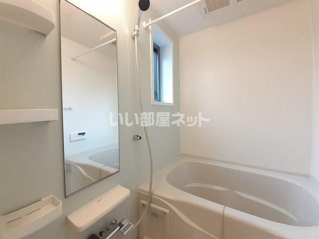 ＪＲ宇都宮線 雀宮駅 バス乗車時間：10分 最寄りバス停で下車 徒歩10分 2階建 築10年の風呂写真