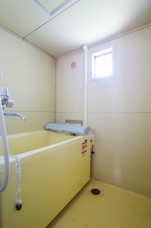 バス・シャワールーム　※この写真は反転タイプの部屋の写真です。