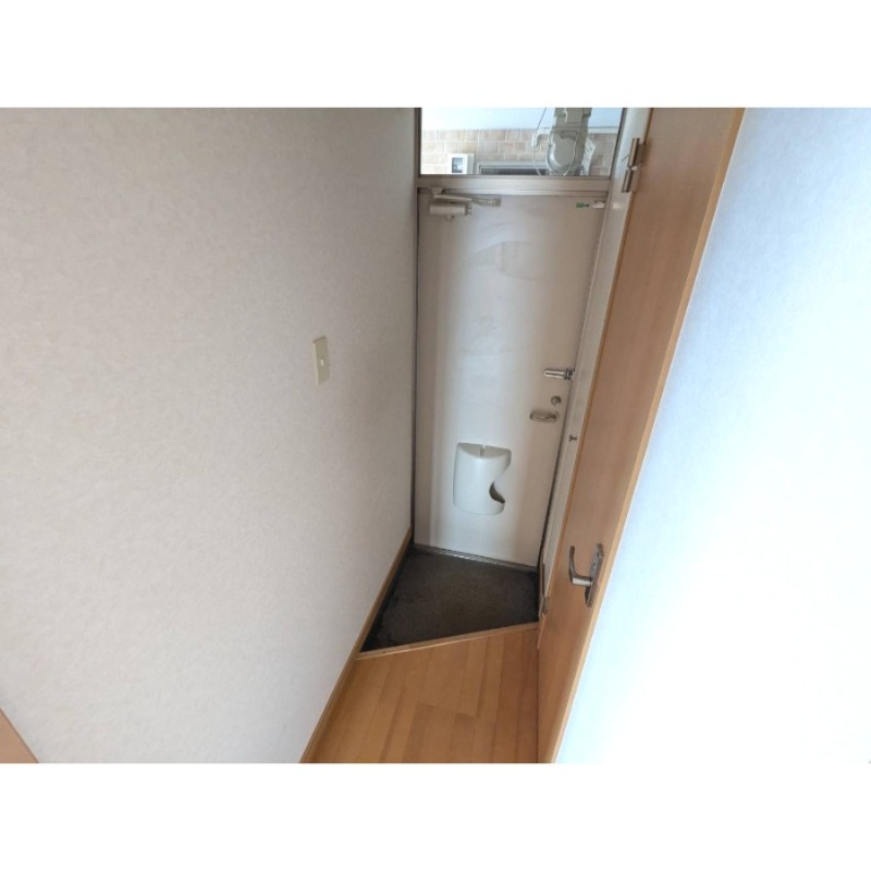 玄関　寝室