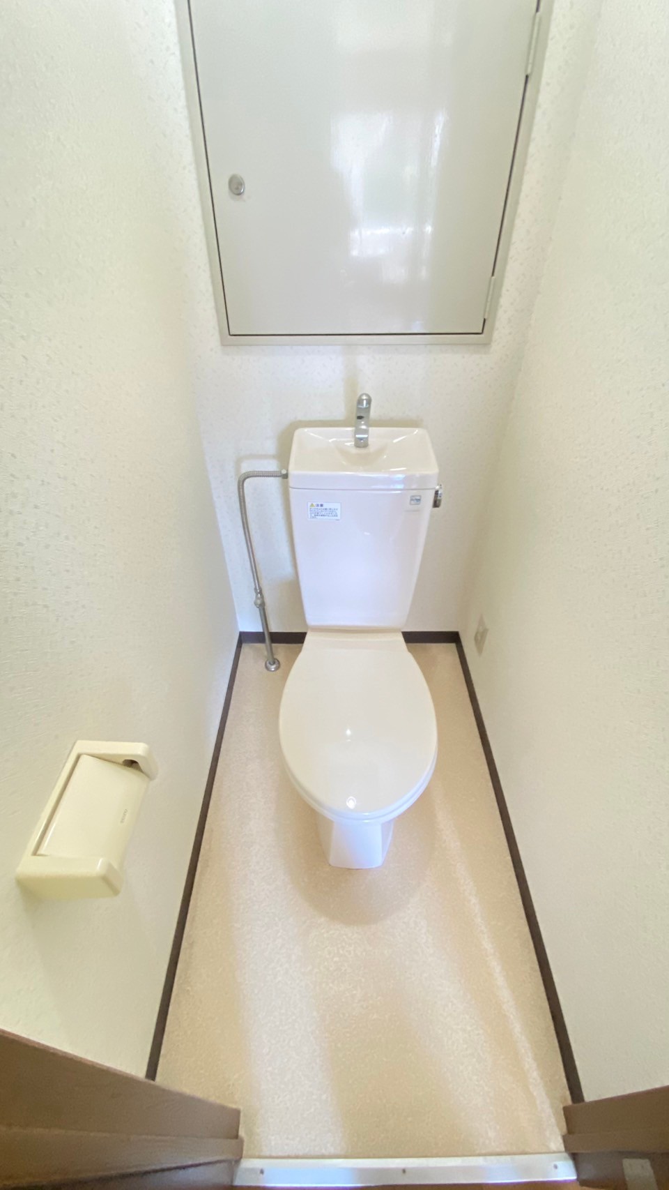 地下鉄御堂筋線 西中島南方駅 徒歩3分 6階建 築37年のトイレ写真