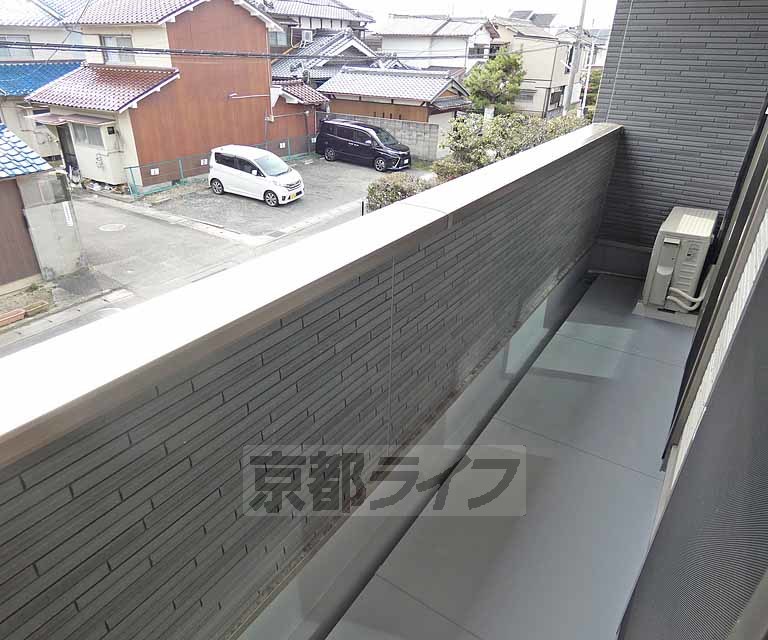 バルコニー　南向きの明るいバルコニーです。