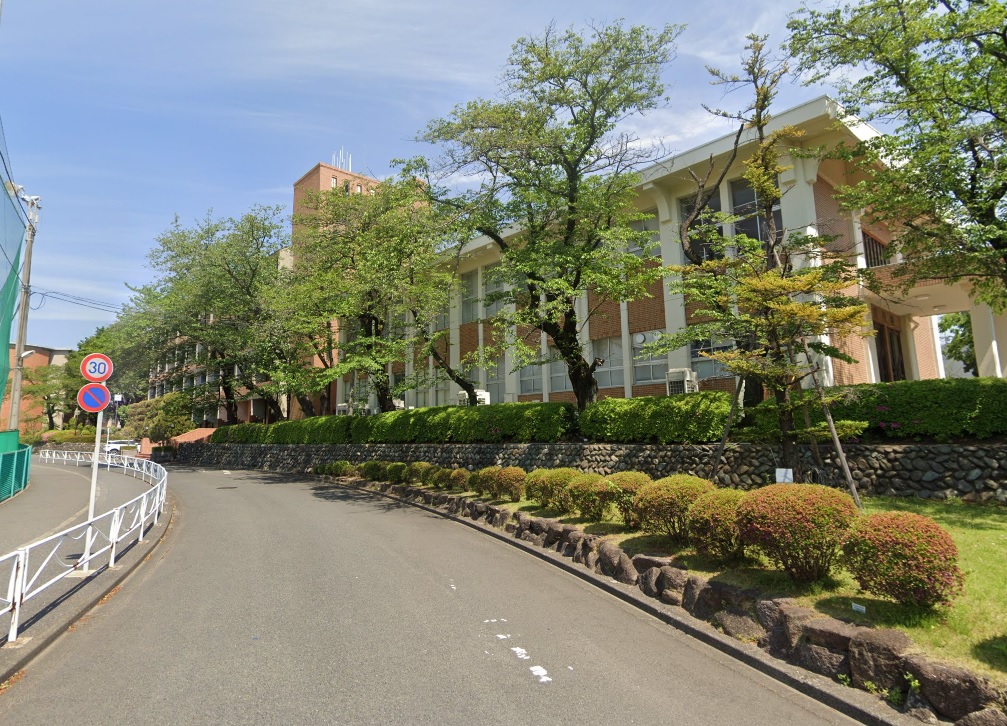 大学・短大　私立桜美林大学（大学・短大）まで2015m