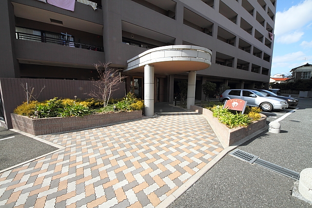 地下鉄七隈線 金山駅 徒歩14分 9階建 築24年の外観写真