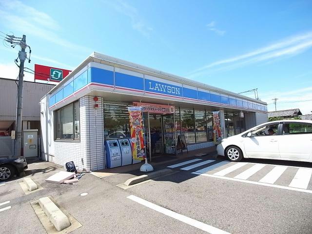 【各務原市那加野畑町のアパートのコンビニ】