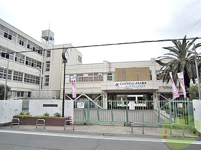 【グリーンヒル江坂の中学校】
