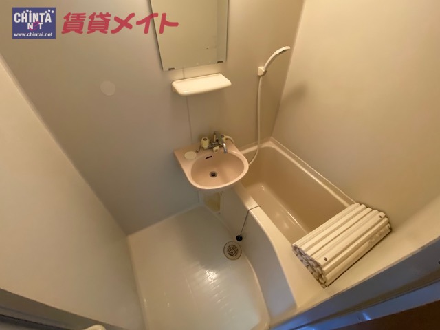 【伊勢市小俣町明野のマンションのバス・シャワールーム】