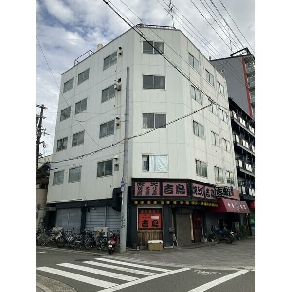 大阪市大正区平尾のマンションの建物外観