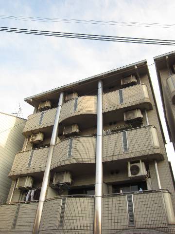 大阪市住吉区山之内のマンションの建物外観